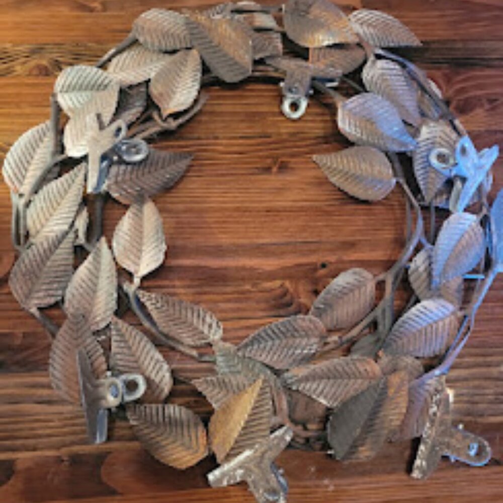 Metal Wall Decor with Clips